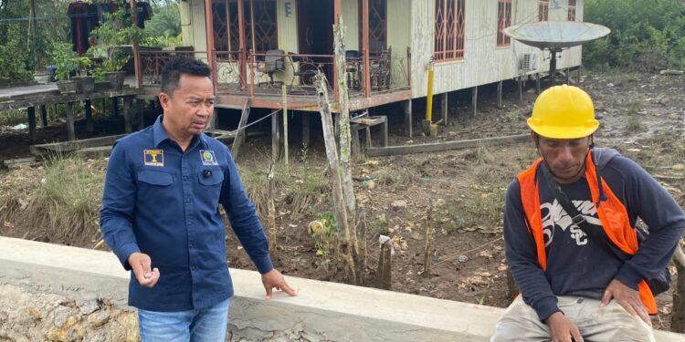 Baharuddin Demmu Soroti Dugaan Penggunaan Air Asin Pada Material Pembangunan Jalan Marangkayu, PUPR Diminta Turun Tangan