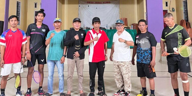 Desa Jabal Kubis Meriahkan HUT ke-80 RI dengan Turnamen Badminton Tepuk Bulu Cup 2025