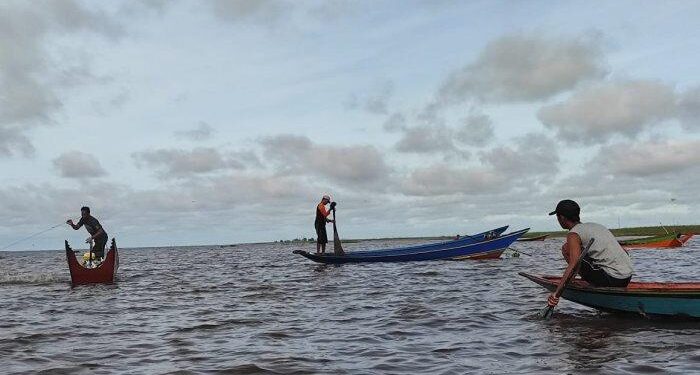 Jaring Rapat Ancam Ekosistem, DKP Kukar Bersama Aparat Sisir Danau dan Sungai