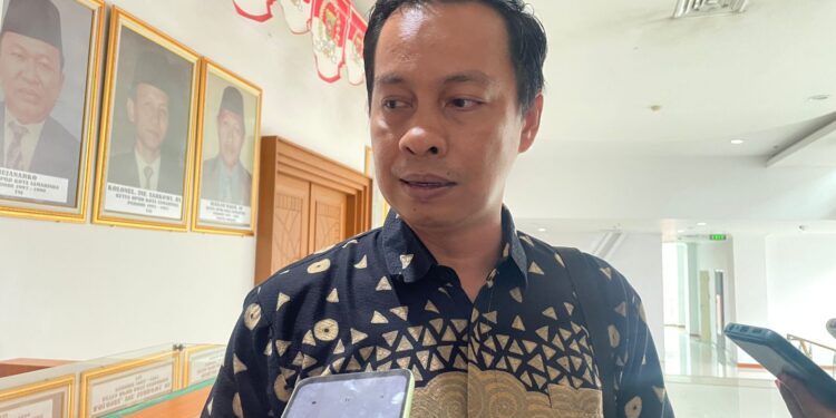 Jukir Liar Samarinda Disorot, Ronal Stephen: Tertibkan dengan Cara Manusiawi