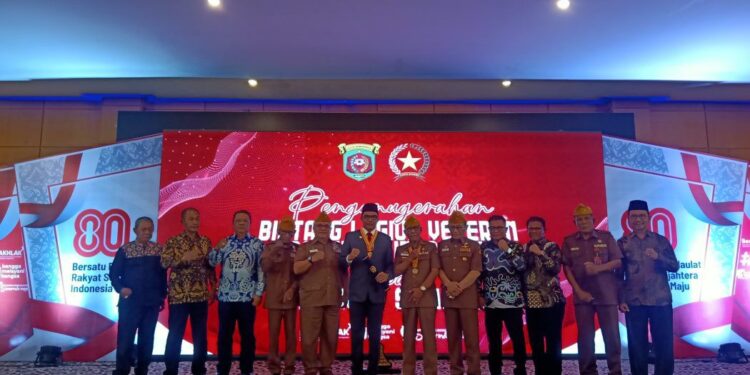 Wali Kota Samarinda Dianugerahi Bintang Legiun Veteran, DPRD Apresiasi