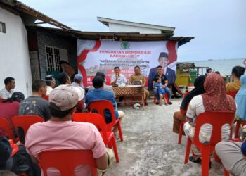 Penguatan Demokrasi Daerah ke-7: H. Baba Tekankan Politik untuk Kesejahteraan di Klandasan Ulu
