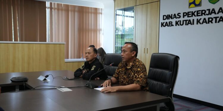 DPU Kukar Tegaskan Transparansi Administrasi, Kadis Wiyono Instruksikan Penguatan Pengawasan dan Modernisasi Layanan