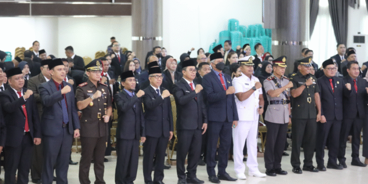 Satyalancana Disematkan Bupati, Pengabdian ASN Kutim Diakui sebagai Wujud Integritas