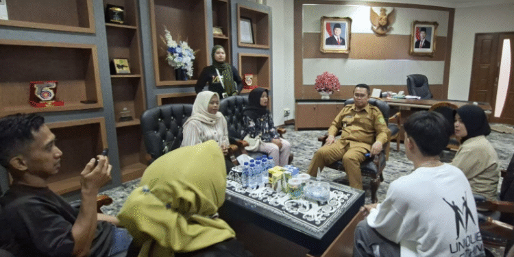 Usai Tersisih dari D’Academy, Naldy Didorong Wabup Kutim Lanjutkan Karier Bernyanyi