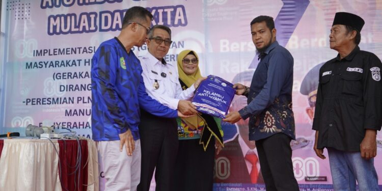 Bantuan dan Layanan Kesehatan Warnai Kunjungan Pemkab Kutim ke Sandaran