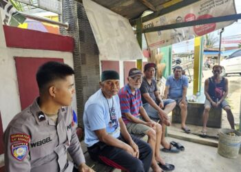Polisi Kutim Keliling Pasar dan Jalan Raya, Edukasi Warga Tentang Keselamatan
