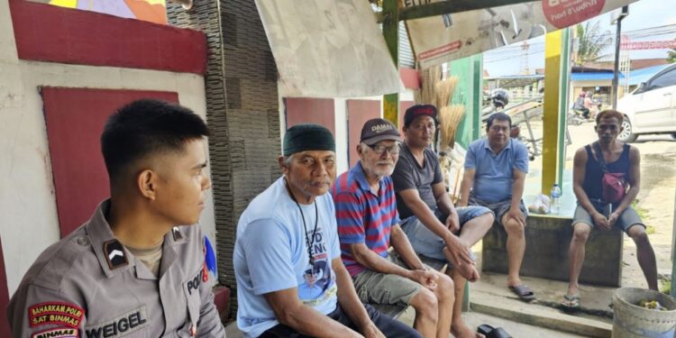 Polisi Kutim Keliling Pasar dan Jalan Raya, Edukasi Warga Tentang Keselamatan
