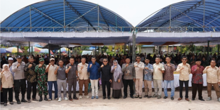 RAT Rukmana Sari Jadi Panggung Bupati Kutim Paparkan Tiga Agenda Strategis Desa