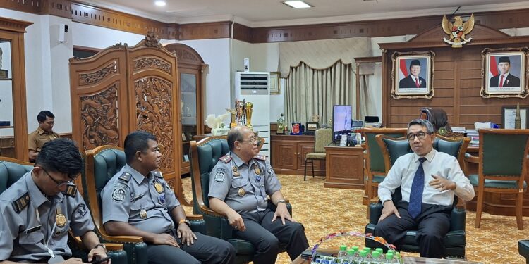 Mantapkan Layanan Keimigrasian di Kutim, Bupati Ardiansyah Dukung Eazy Passport