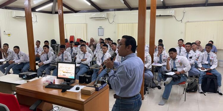 Industri Tambang Masuk Kelas, PT KPC Latih Siswa SMK Kutim Soal K3 dan Lingkungan
