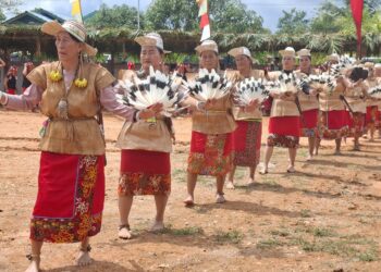 Jejak Leluhur di Panggung UFAH 2025: Miau Baru Menari Menjaga Identitas Kayan