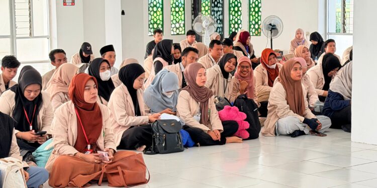 Mahasiswa STAIS Kutim Diberangkatkan untuk KKL, Dorong Desa Terangi Pembangunan