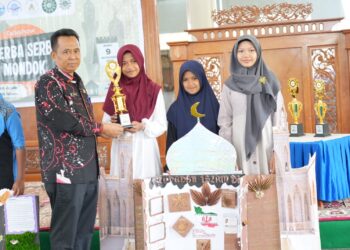 Talk Show Mondok Santri di Kutim Dorong Pendidikan Berkualitas