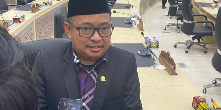 La Ode Nasir Desak Pemerintah Tingkatkan Dukungan untuk Guru Swasta: Mereka Penentu Masa Depan Anak