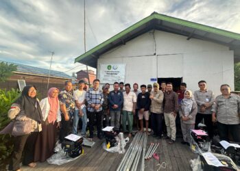 Perkuat Produktivitas Nelayan, Baharuddin Demmu Salurkan Mesin Ketinting untuk Kelompok Nelayan di Desa Embalut