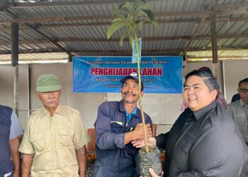 Gerakan “Merawat Pertiwi” Kembali Menghijaukan Lahan Eks Tambang di Mugirejo