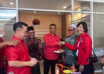 Penyerahan Tumpeng hingga Makan Bersama Rakyat, Cara PDI Perjuangan Kaltim Rayakan HUT ke-53