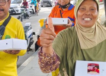 Ketua DPC PDIP Samarinda Berbagi 790 Nasi Kotak di HUT ke-79 Megawati