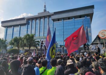 Aksi Membesar di Samarinda, Ketua DPRD dan Gubernur Kompak Absen Temui Massa