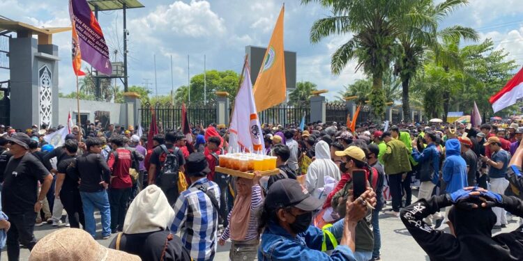 DPRD Kaltim Dikepung Ribuan Massa, Ananda Tegaskan Komitmen Kawal Aspirasi Rakyat