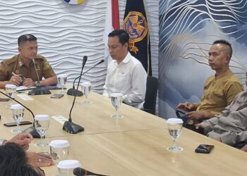 Parkir Liar Truk Gandeng Bikin Resah, Ronal Stephen Lonteng Desak Penindakan Tegas