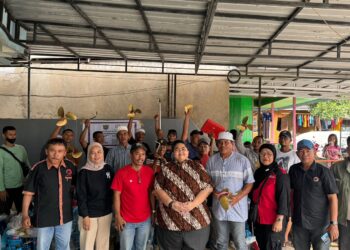 Perkuat Ketahanan Ekonomi Rakyat, Ananda Salurkan Bantuan Mesin Kapal di Mangkupalas