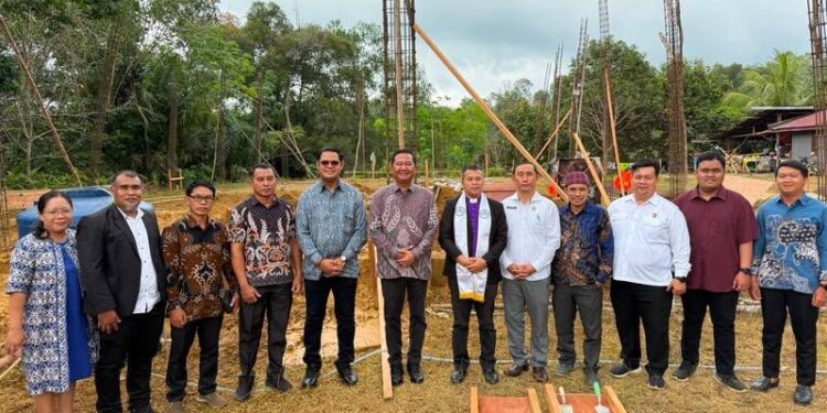 Ekti Imanuel Letakkan Batu Pertama GKII Geleo Baru, Harapkan Jadi Pusat Pelayanan Umat