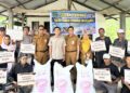 Dukung Pembudidaya Ikan, Andi Satya Serahkan Bantuan Pakan Ikan 18,3 Ton di Lempake