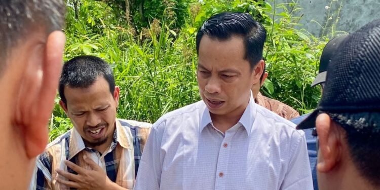 Menyeberangi Lautan : Perjalanan Ronal Stephen Lonteng dari Manado hingga Samarinda Mengemban Amanah Rakyat