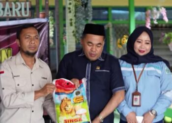 Ahmad Yani Serahkan Sembako bagi Korban Kebakaran di Kampung Baru, Komitmen Kawal Pemulihan