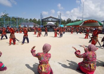 Erau “Embuang Panas Pelas” 2026 Marukangan Berakhir, Mulyadi Tekankan Kelestarian Adat