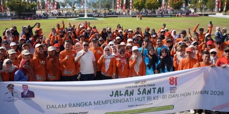 PGRI Kutim Peringati HGN dengan Jalan Sehat, Pemkab Siapkan Rencana Peningkatan Kesejahteraan Guru