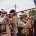 Suasana Festival UFAH Makin Cair, Ardiansyah dan Mahyunadi Ikut Larut dalam Kesenian Dayak Kayan