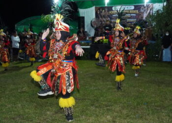 Topeng Ireng dan Jaranan Hidupkan Panggung Budaya di Desa Bangun Jaya
