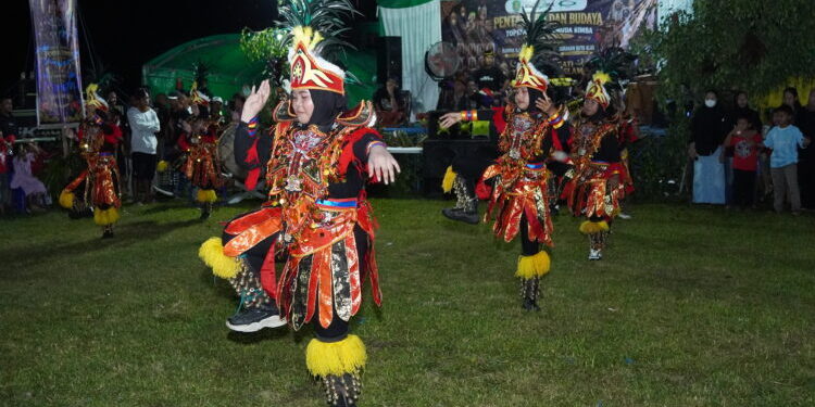 Topeng Ireng dan Jaranan Hidupkan Panggung Budaya di Desa Bangun Jaya