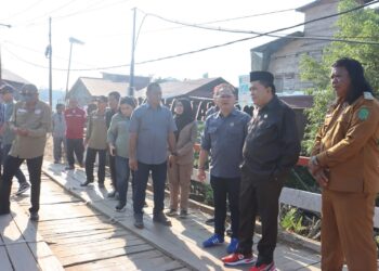 Ketua DPRD Kukar Ahmad Yani Soroti Kondisi Jembatan Sungai Payang, Dorong Pembangunan Baru
