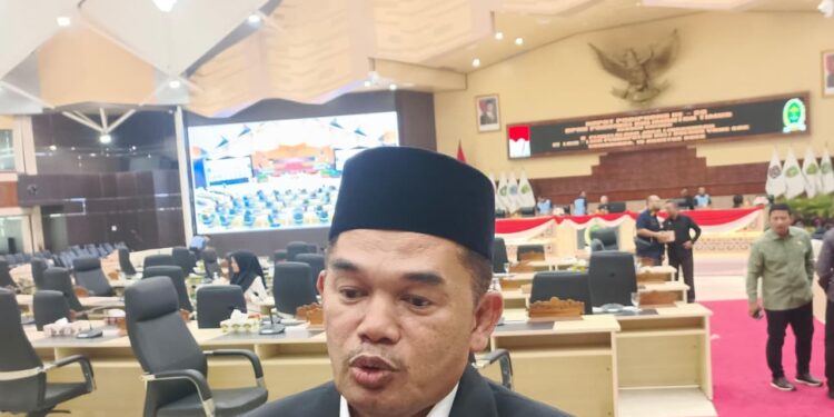 Soal Vendor Seragam Gratis dari Luar Kaltim, Hasanuddin: Kalau Bisa APBD Berputar di Daerah