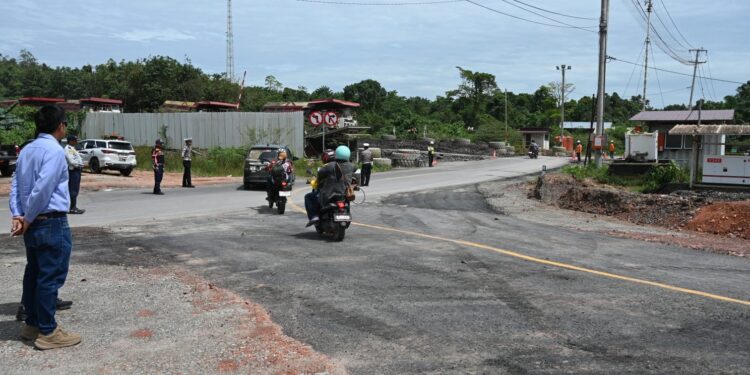 Pengalihan Arus di Crossing 4 Sangatta Mulai Berlaku, Dishub Siagakan Personel 24 Jam