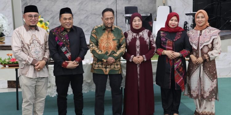 Ketua DPRD Kukar Hadiri Silaturahmi dan Sampaikan Ucapan Selamat Ulang Tahun ke-72 kepada Hj. Ratu Praboe Ningrat
