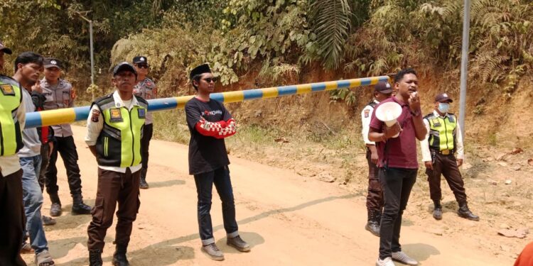 Saat Petani Tepian Makmur Memilih Melawan: Tanah, Kebun, dan Masa Depan yang Dipertaruhkan