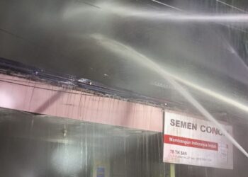 Kebakaran Toko Bangunan di Samarinda, Empat Korban Terjebak Berhasil Dievakuasi