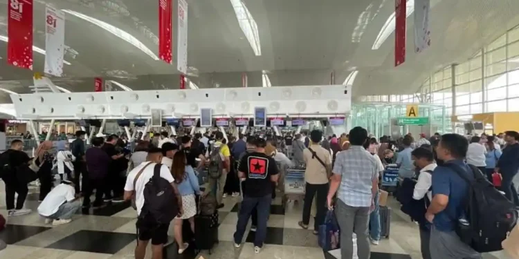 209 Penerbangan di Bandara Soekarno-Hatta Dibatalkan Imbas Erupsi Anak Krakatau