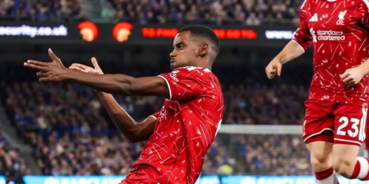 Isak Dua Gol, Liverpool Tekuk Ipswich 2-0