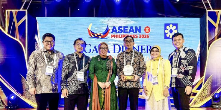 Dukung Dekarbonisasi, PLTS Atap Pupuk Kaltim Raih ASEAN Energy Awards 2026